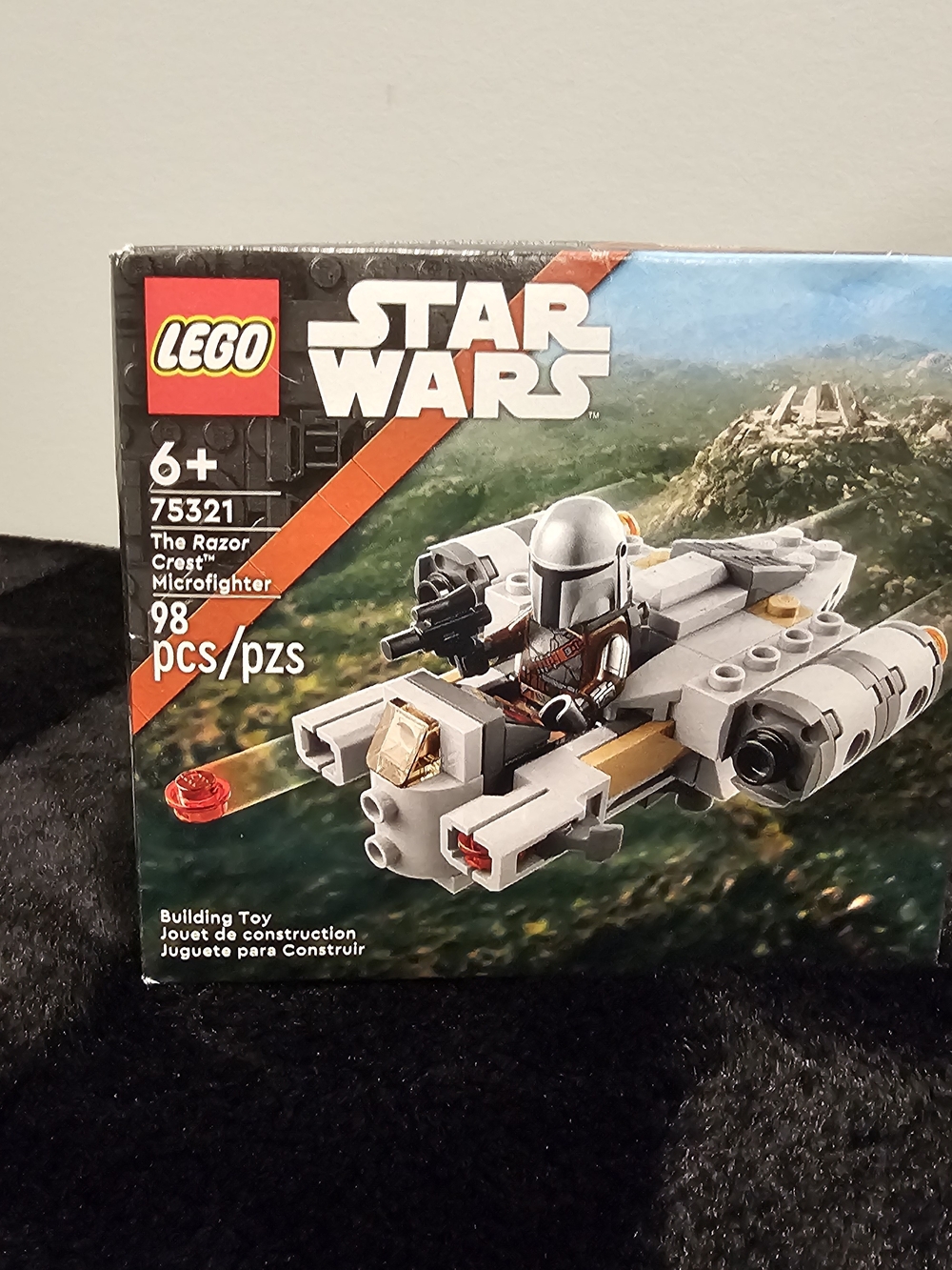 Star Wars LEGO Razor Crest Microfighter - Gray, White, Gold With Mandalorian